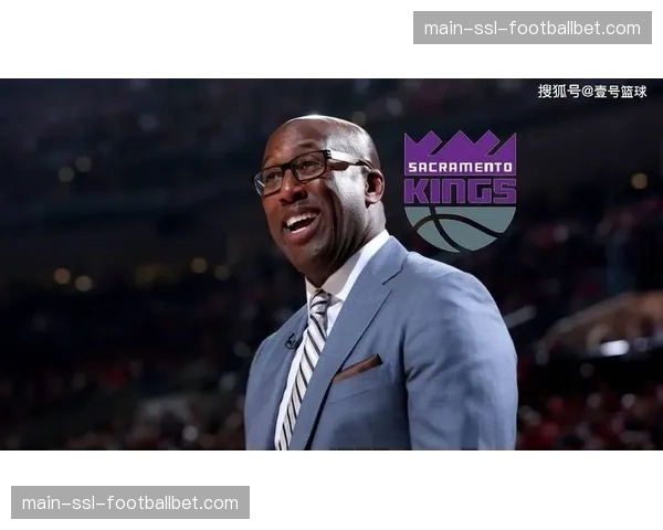 战术板：详解阿尔梅里亚的5-4-1防守体系如何有效稀释对手的禁区触球次数